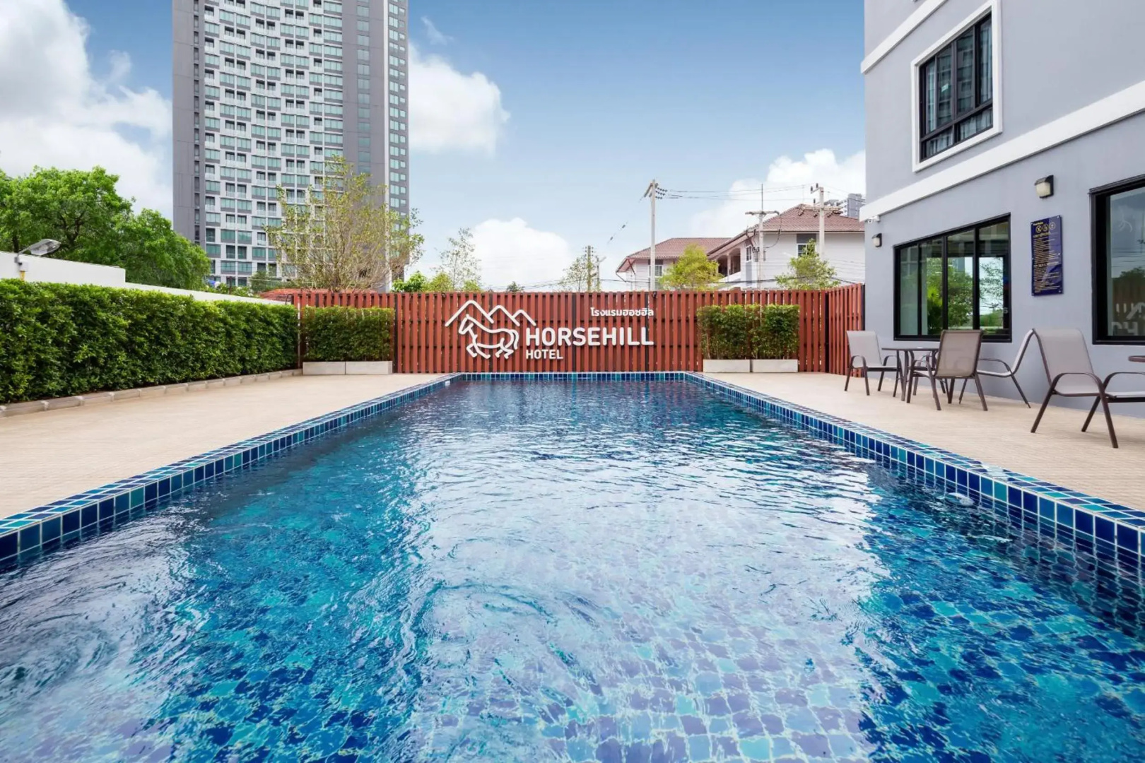 Horsehill Hotel Sriracha