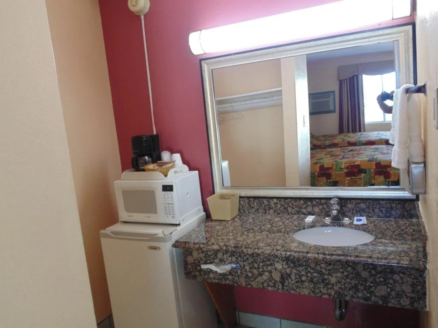 Western Inn & Suites