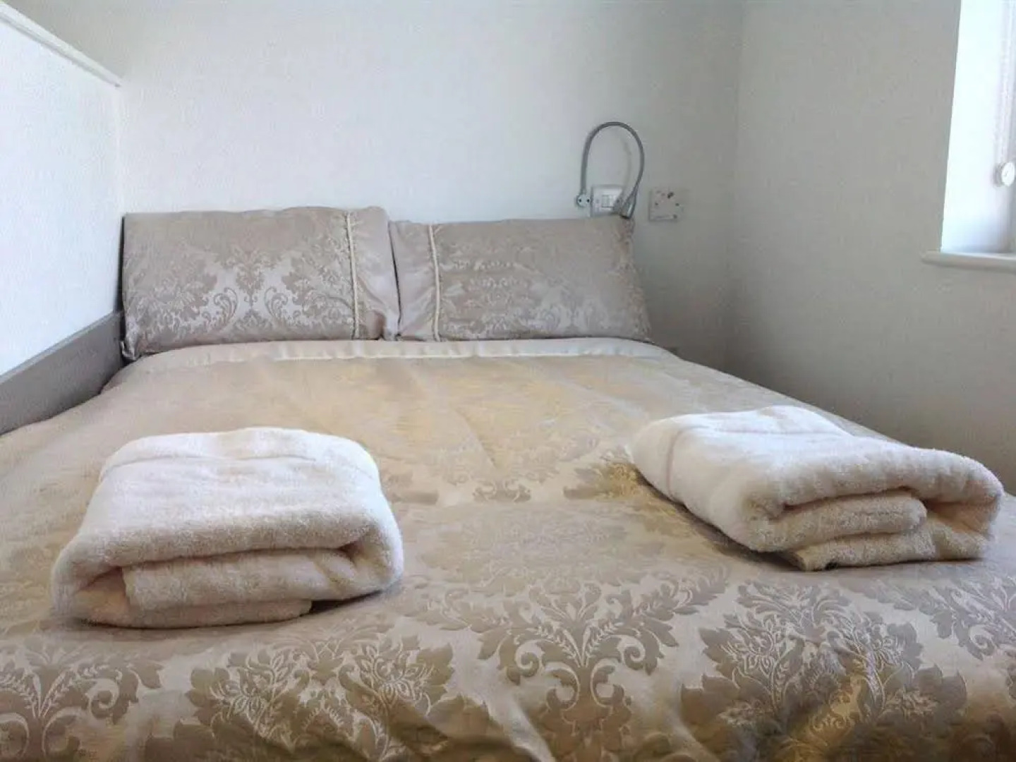 Peace Apartments - Hatbox