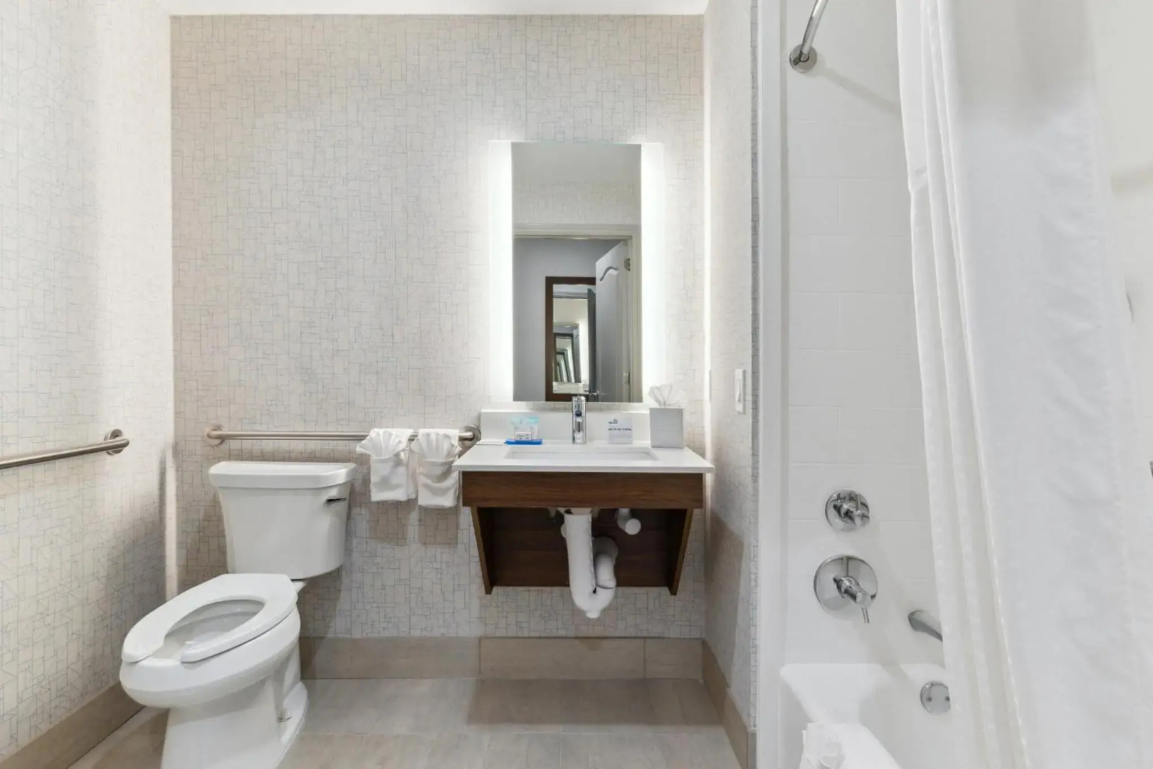 Holiday Inn Express & Suites Mountain View Silicon Valley by IHG