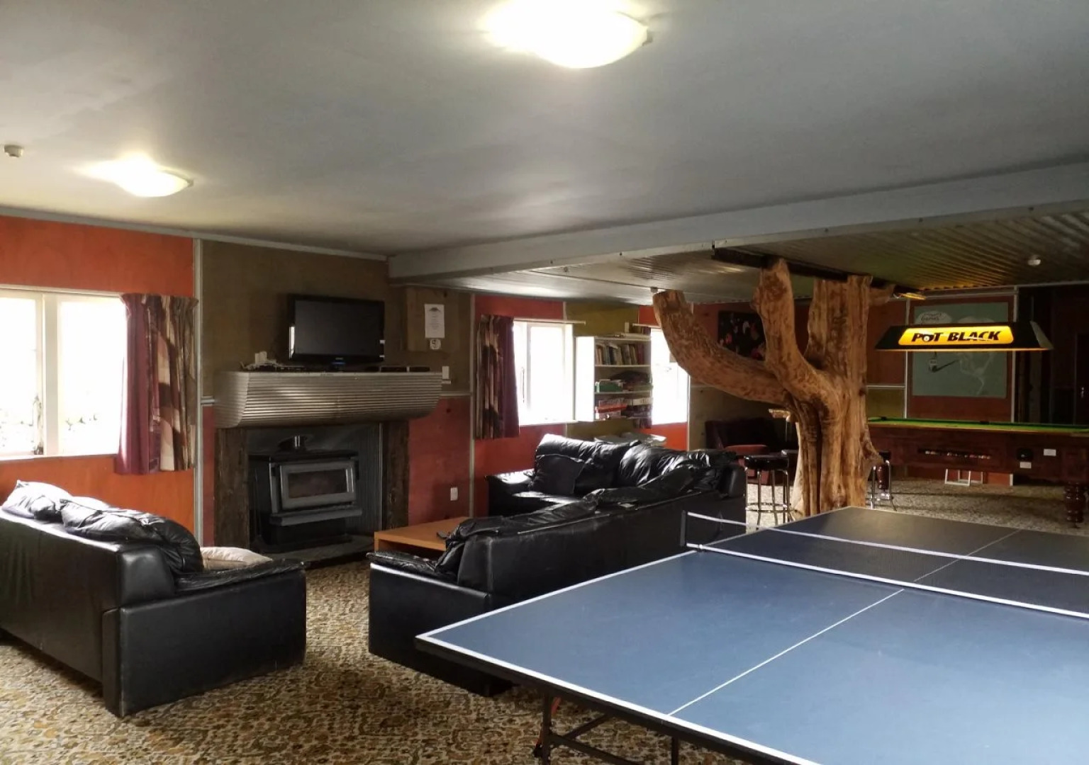 The Crossing Backpackers