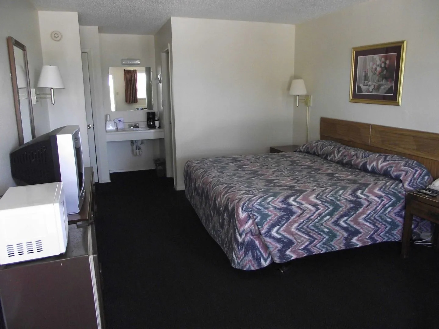 Glen Rose Inn and Suites