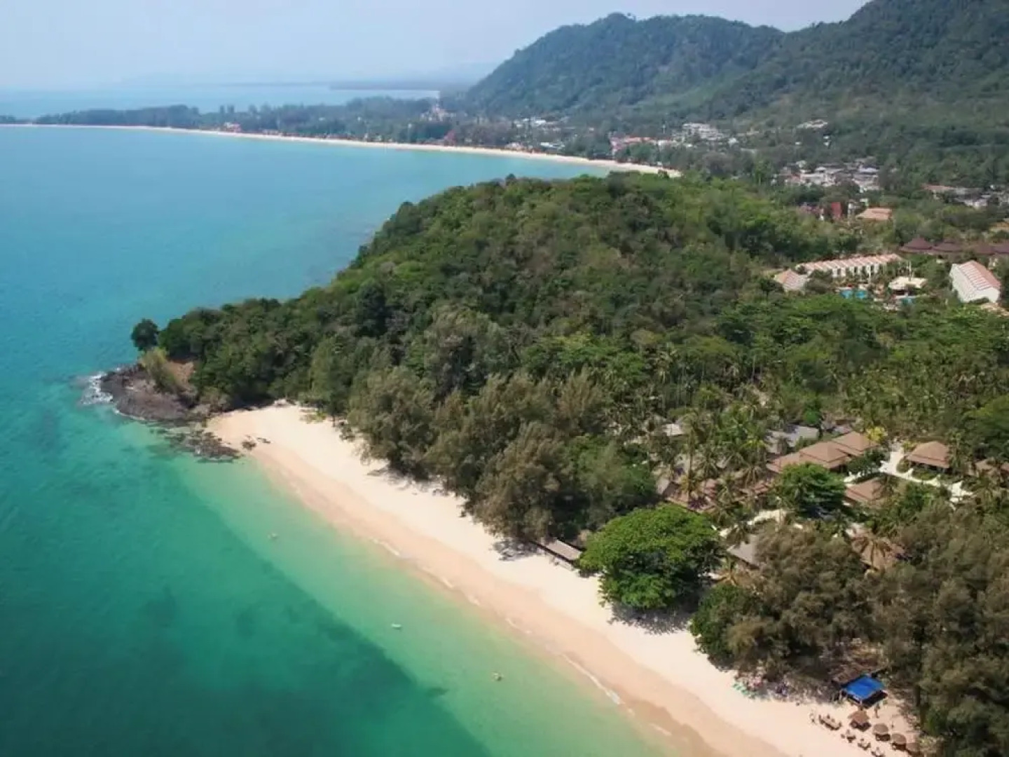 Hotel and Beach Bungalow at Lanta Resort