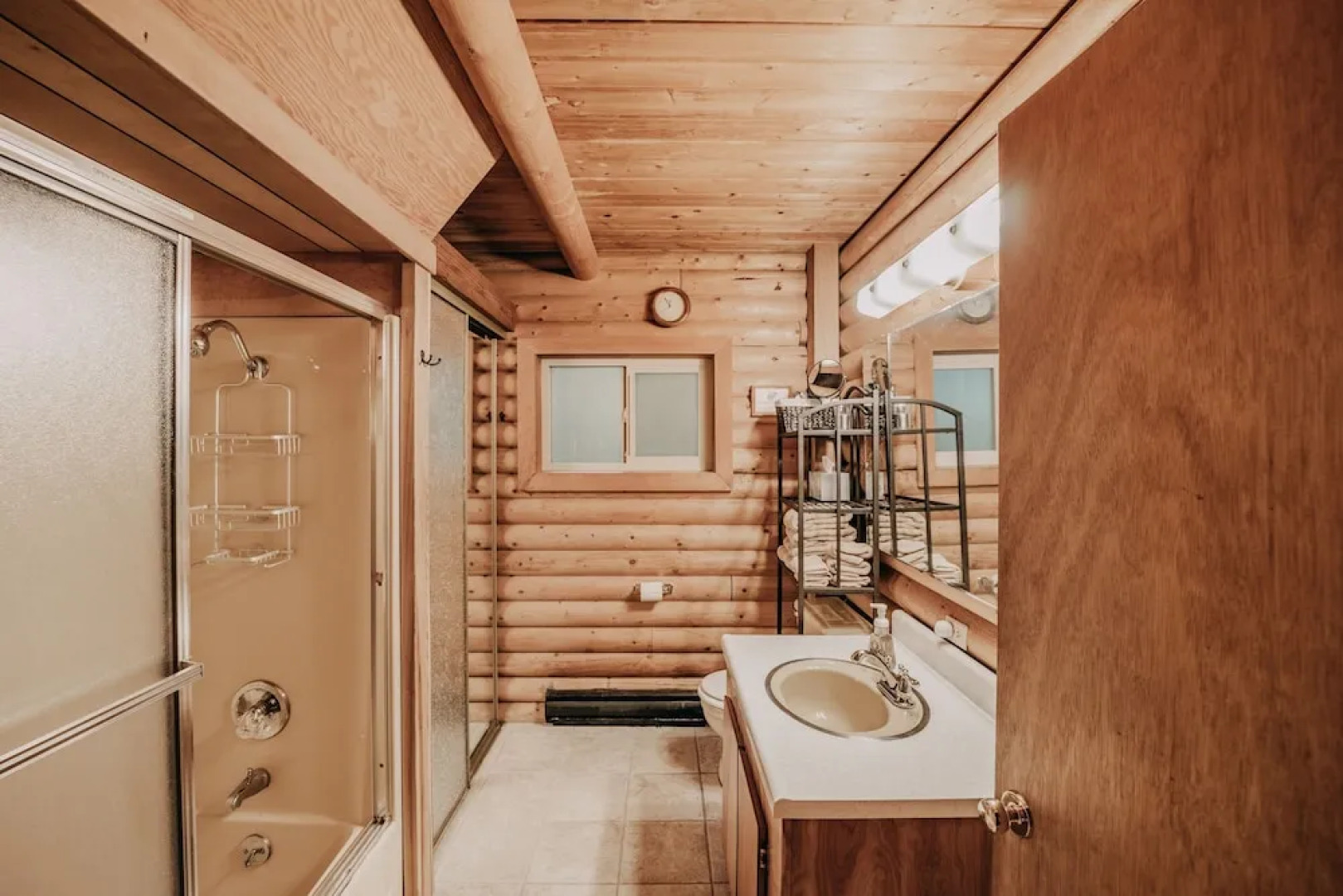 Baker Rim Cabin 17 - A Rustic Family Cabin With Modern Features