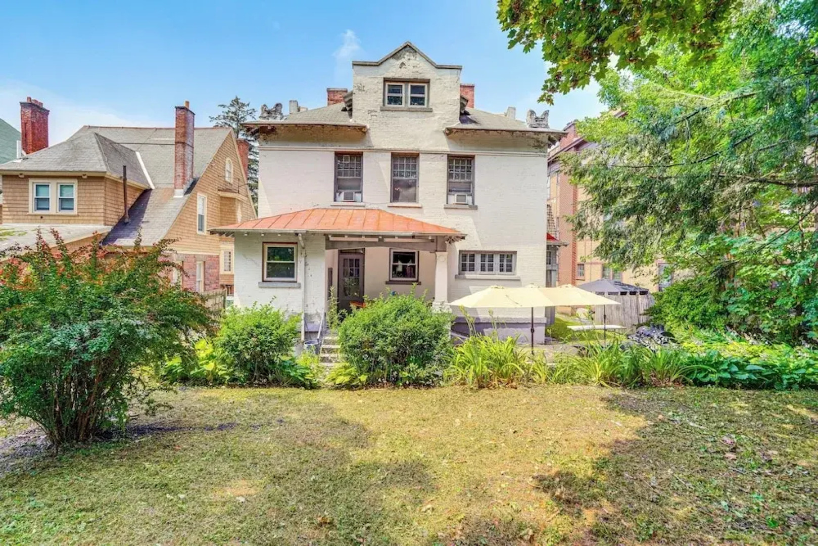 Walk to Nott Memorial: Studious Retreat Near Eats