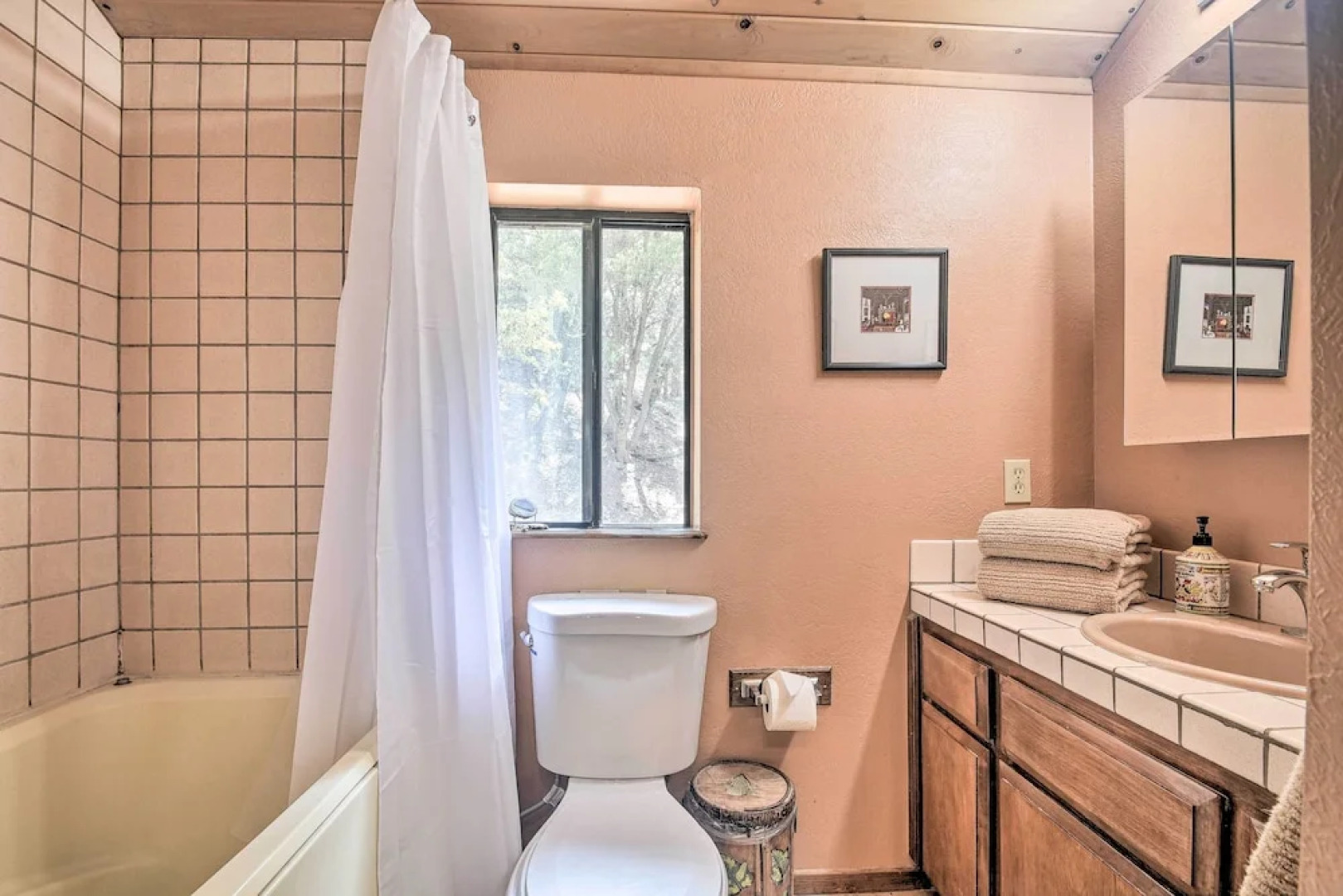 Updated 'tree House' Pine Mtn Club Cabin by Trails