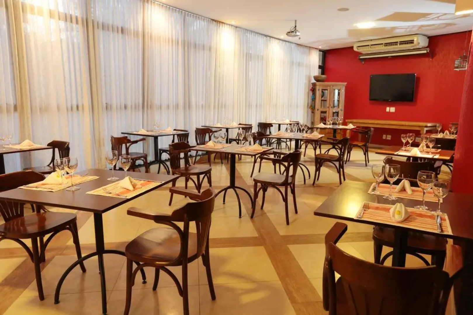 Executive Inn Hotel