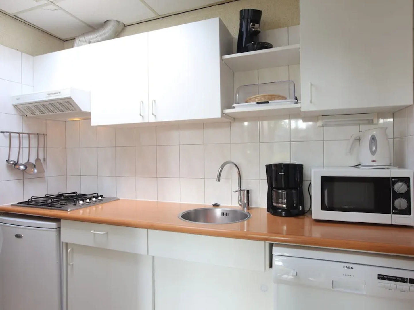 Well-kept Bungalow With Fireplace Near Valkenburg