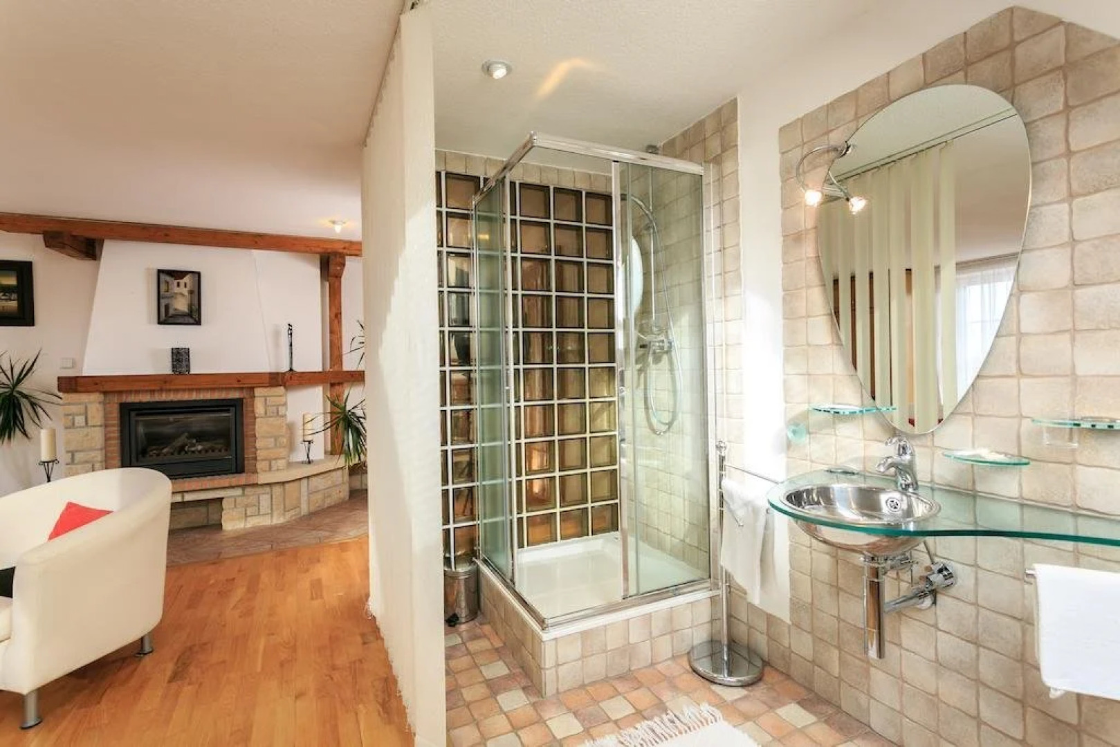 Penzion V Hluboké a Department Glamp