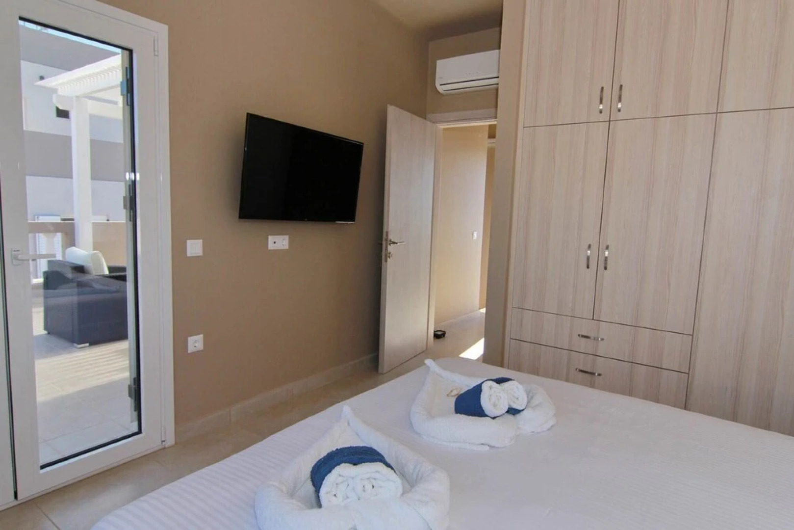 A Wonderful 3 Bedroom Villa in Kounali, Crete Perfect for a Family Vacation