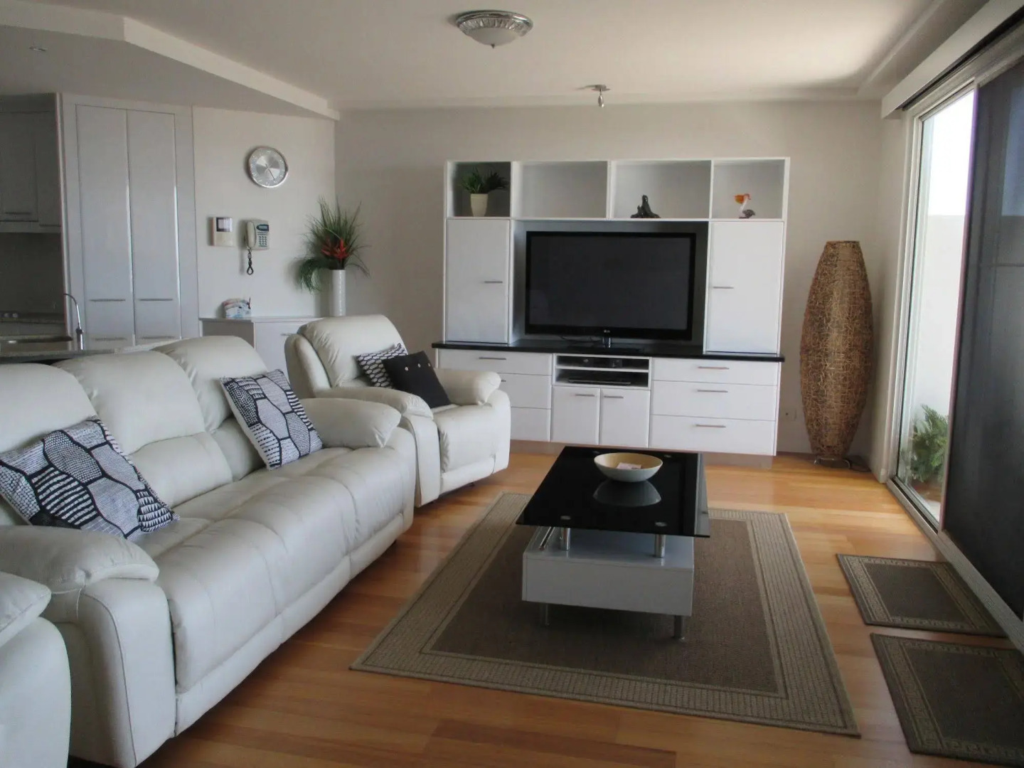 Tingeera Beachfront Apartments