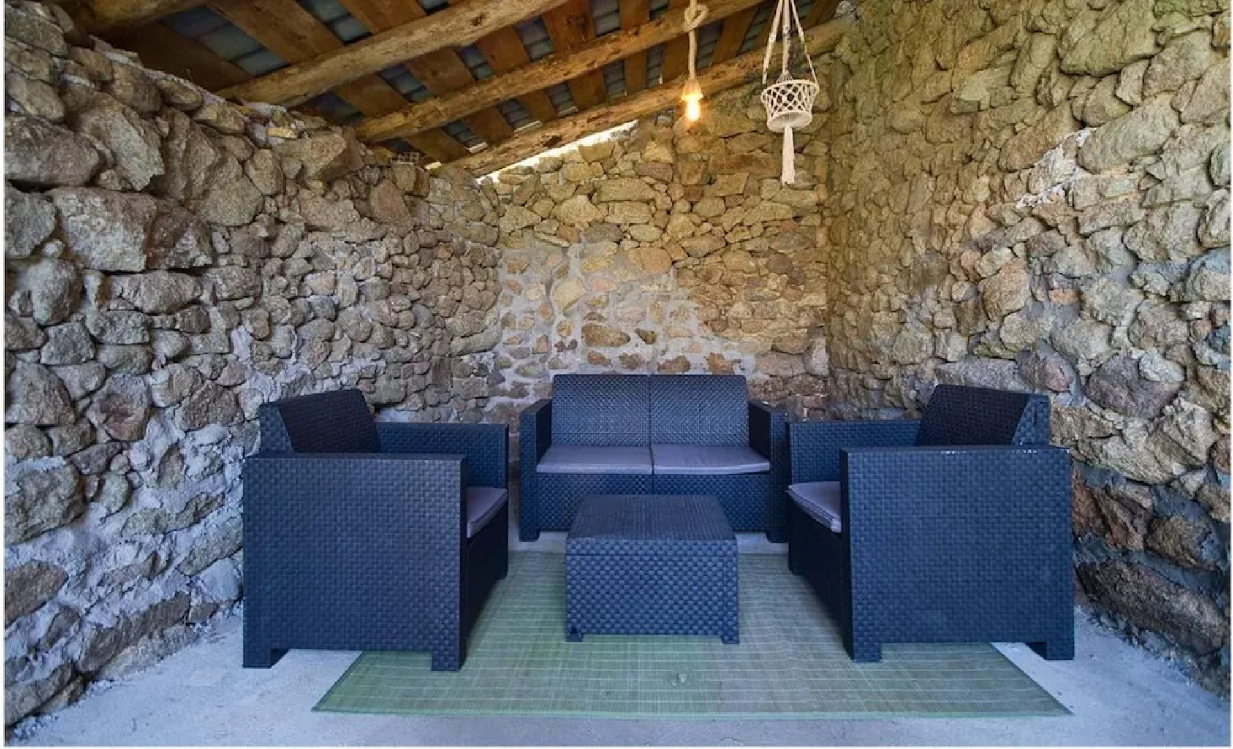 House - 3 Bedrooms with WiFi - 107749