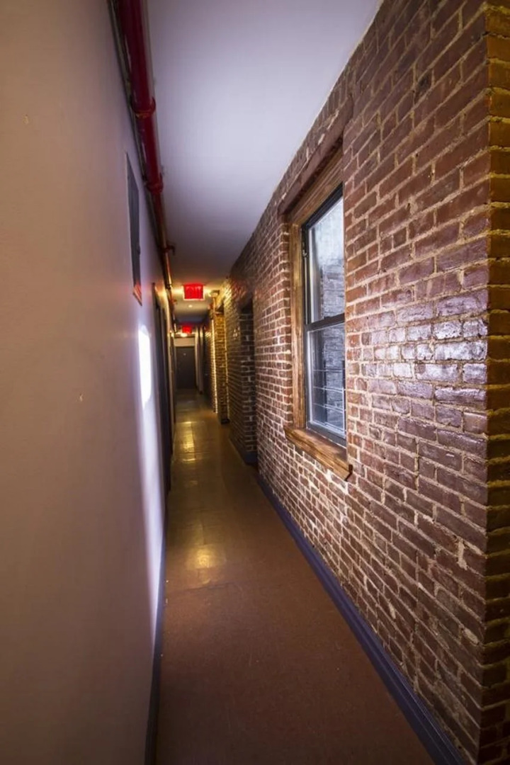 Broadway Hotel and Hostel