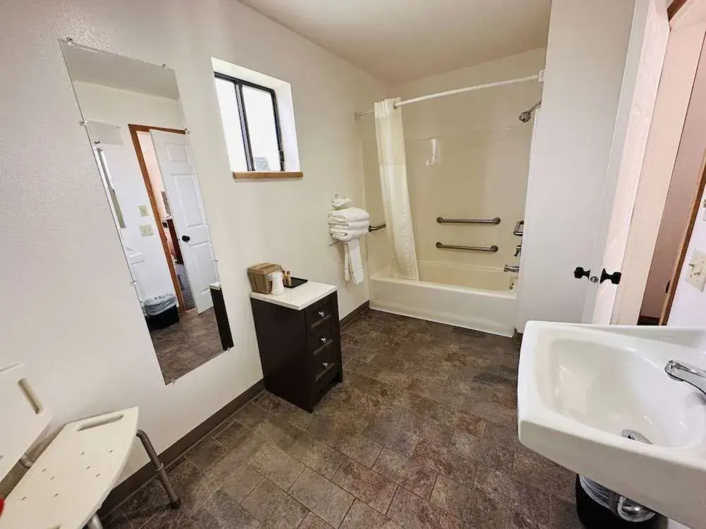 Austin's Chuckwagon Lodge