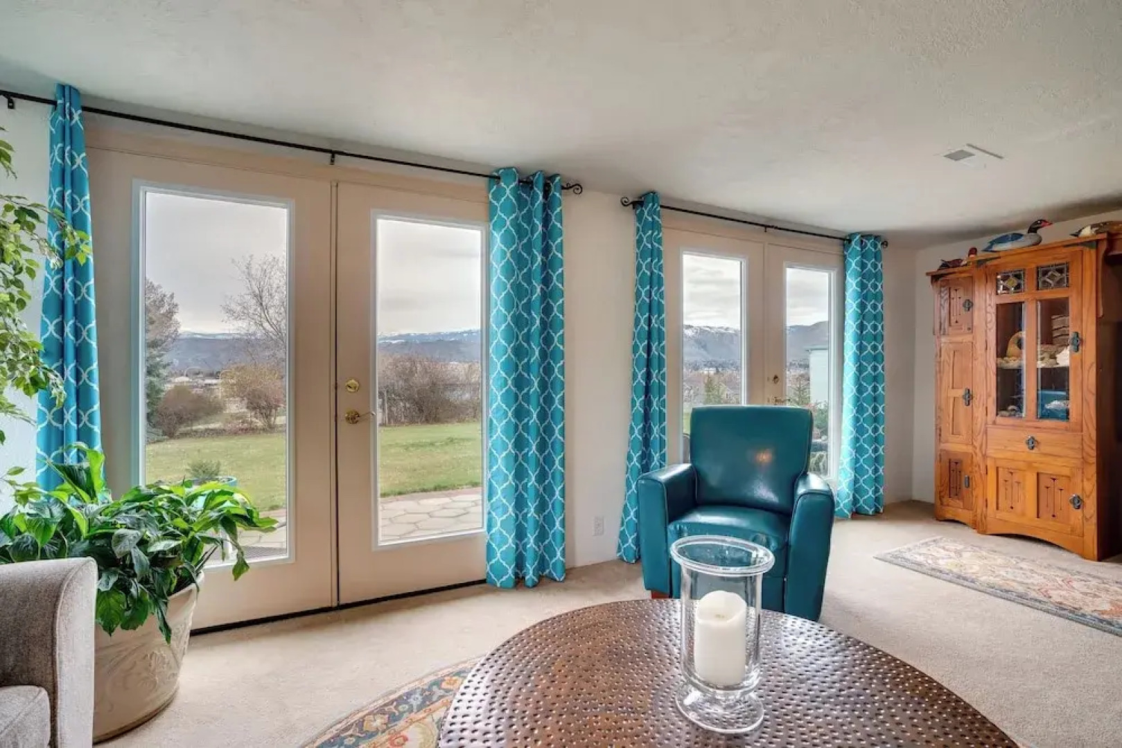 East Wenatchee Home w/ Yard & Hot Tub!