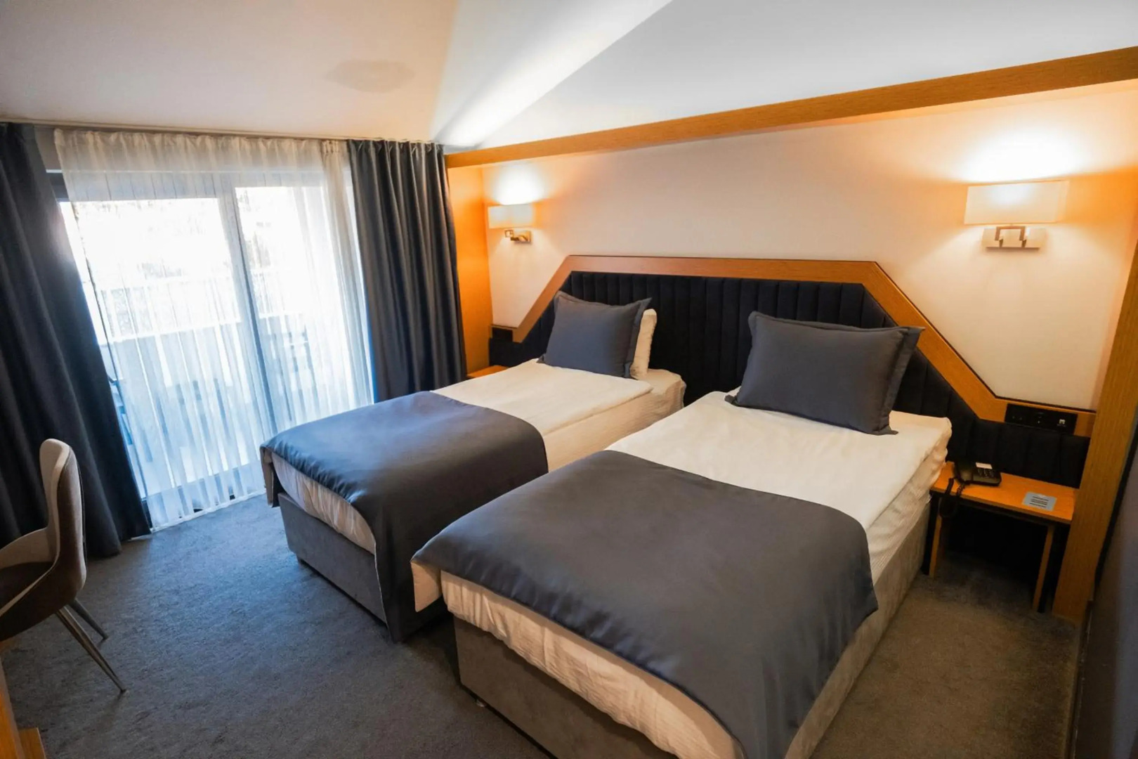 Roof 264 Hotel and Suites