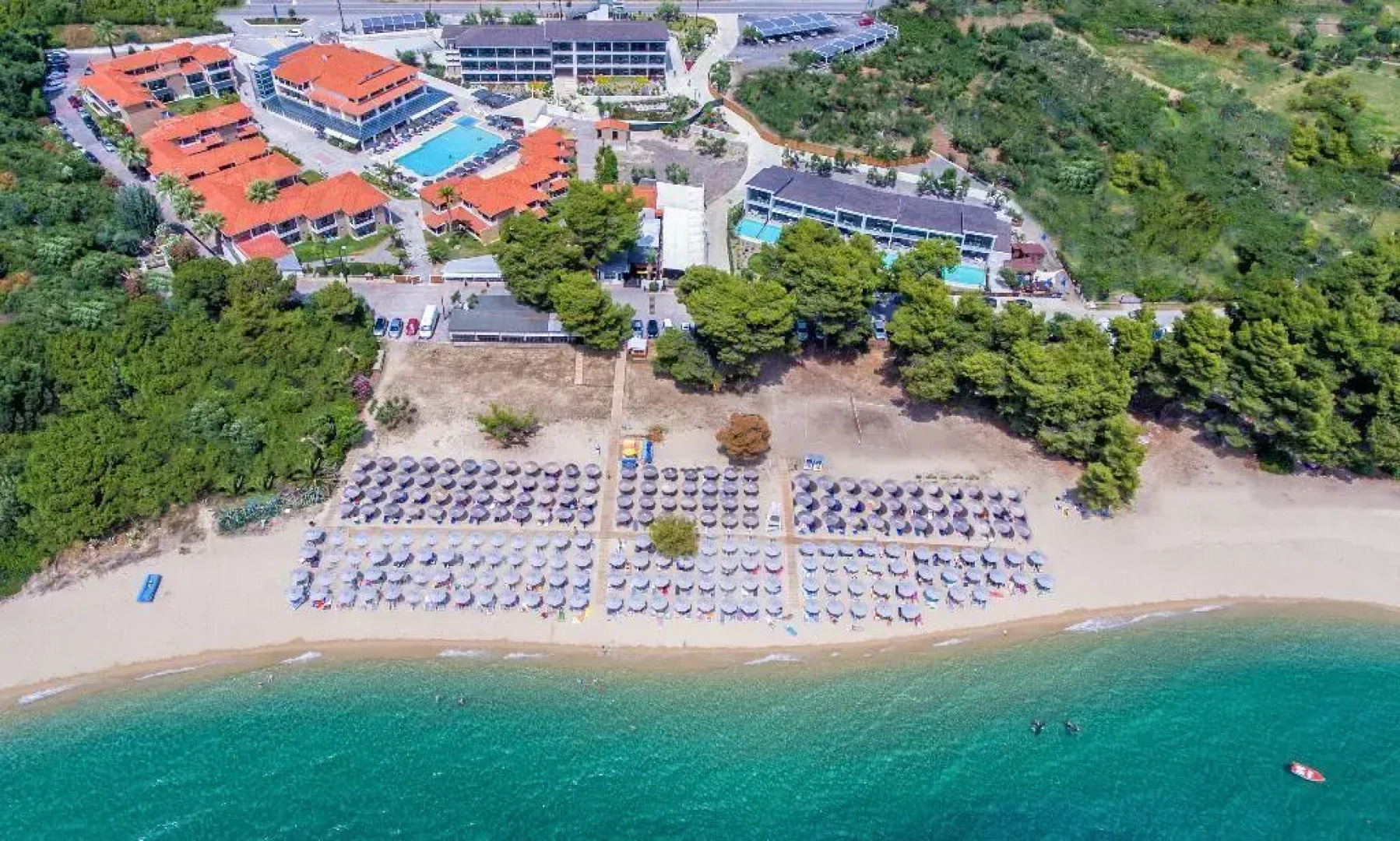 Lagomandra Beach & Suites