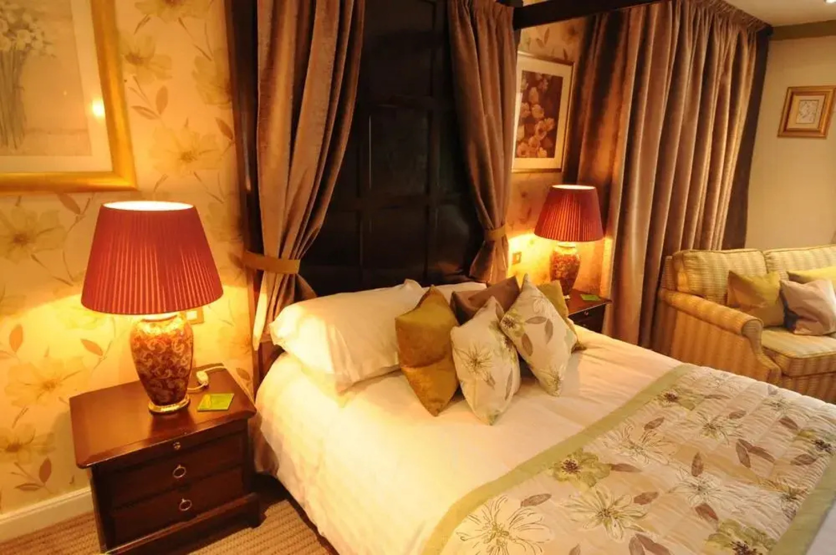 The Hillcrest Hotel, Sure Hotel Collection by Best Western