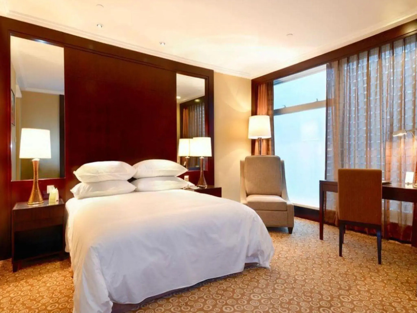 Golden Eagle Summit Hotel Downtown