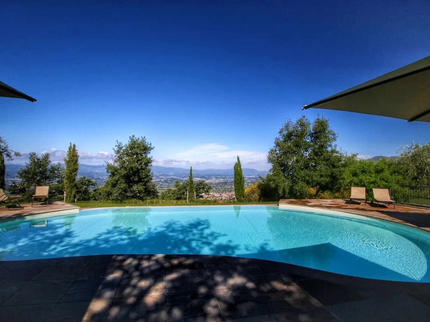 Farmhouse in Loro Ciuffenna With Pool & Garden