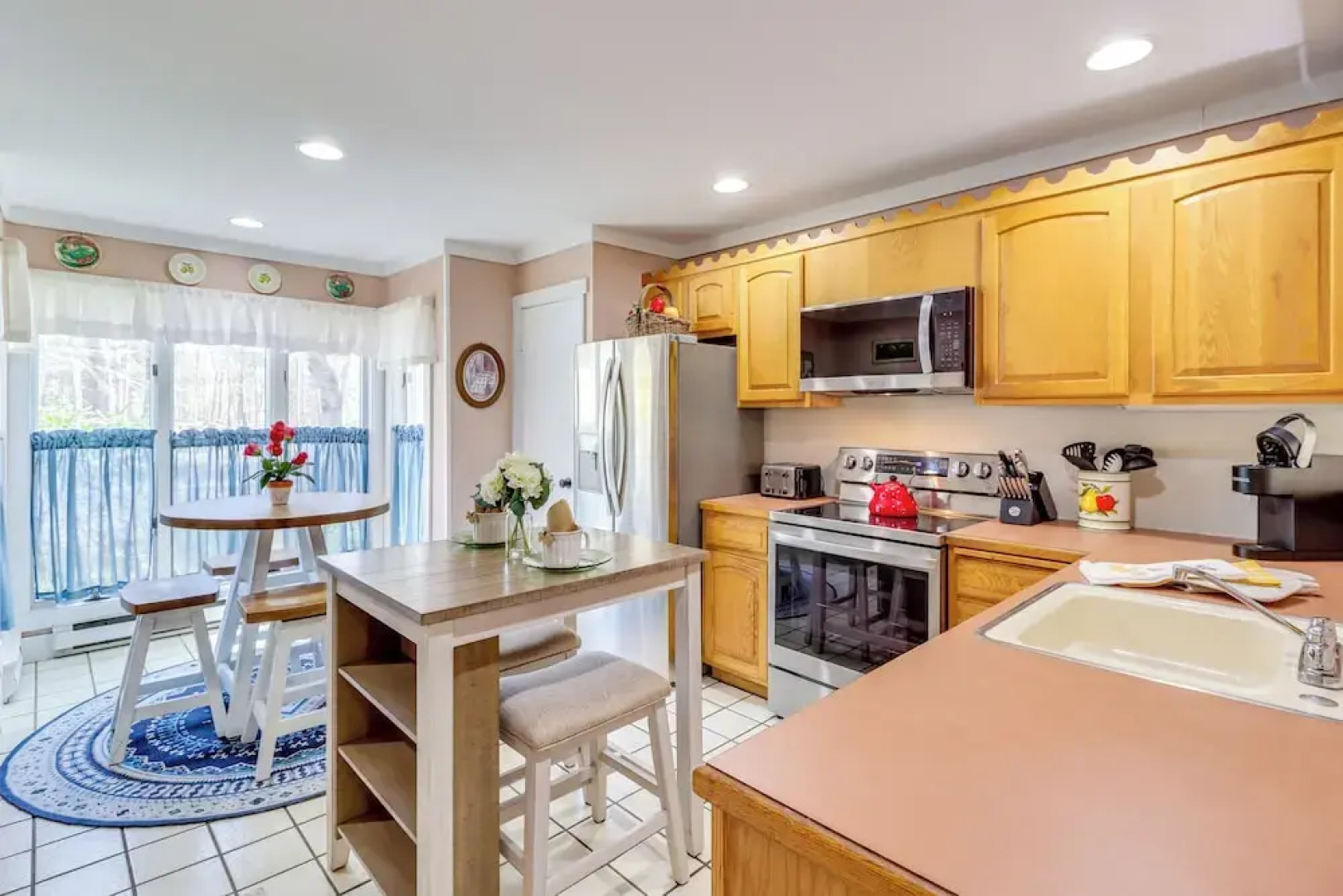 Hike, Golf & Explore: Pocono Pines Townhome