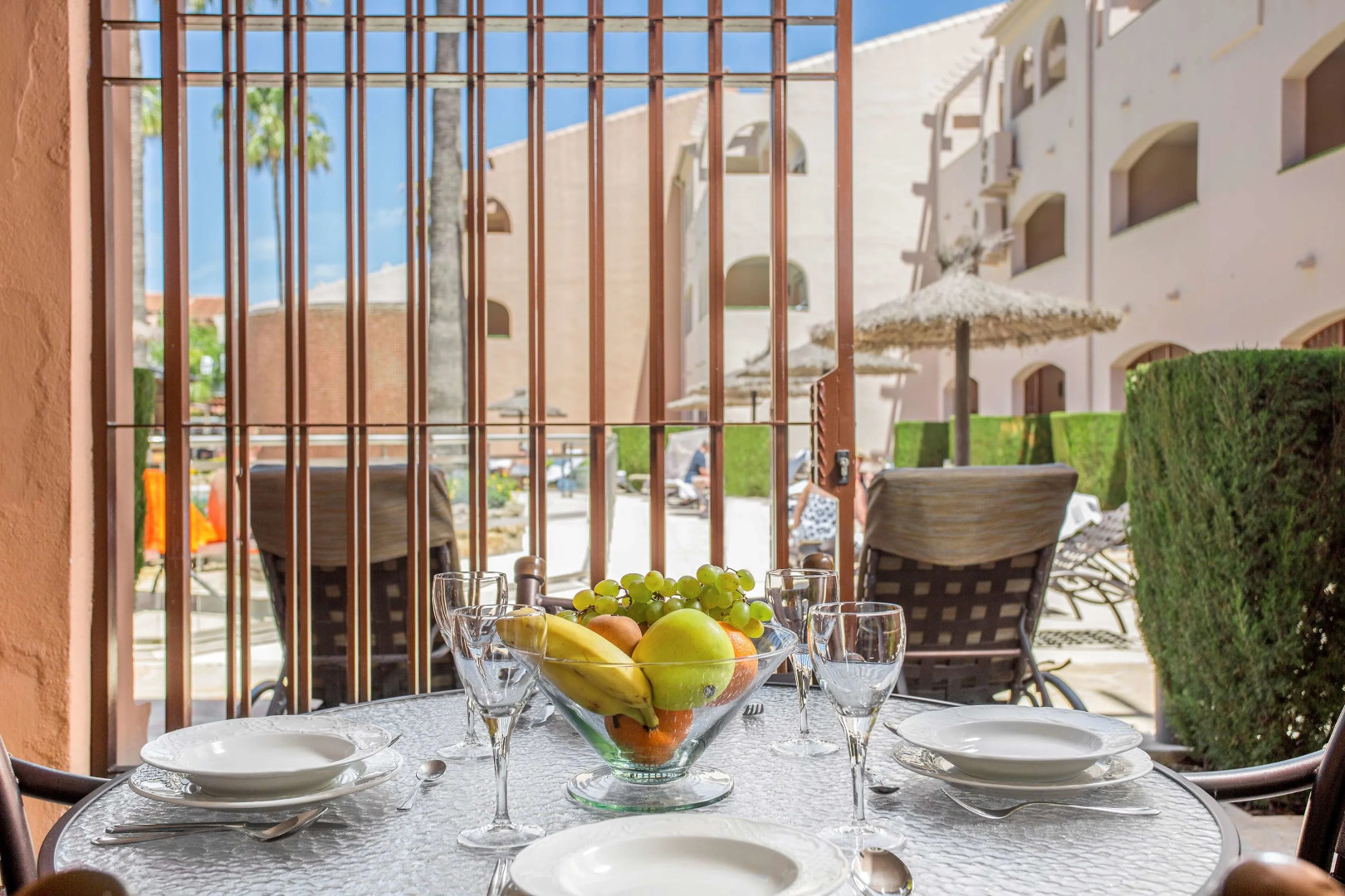 Отель Los Amigos Beach Club