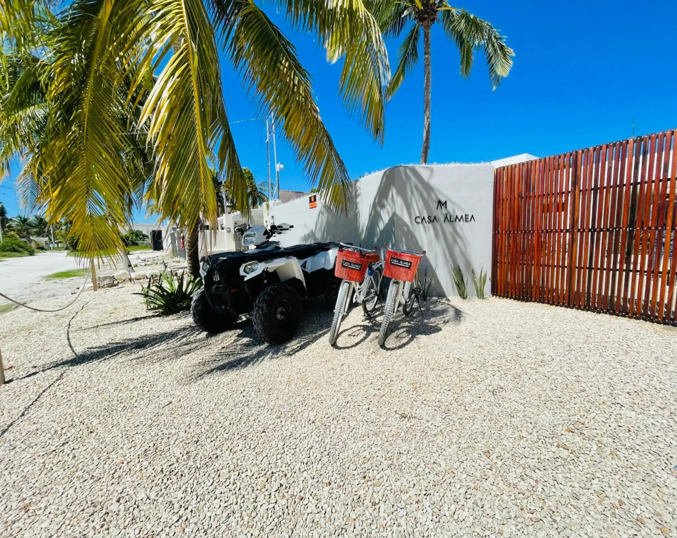 Casa en primera linea de playa con alberca