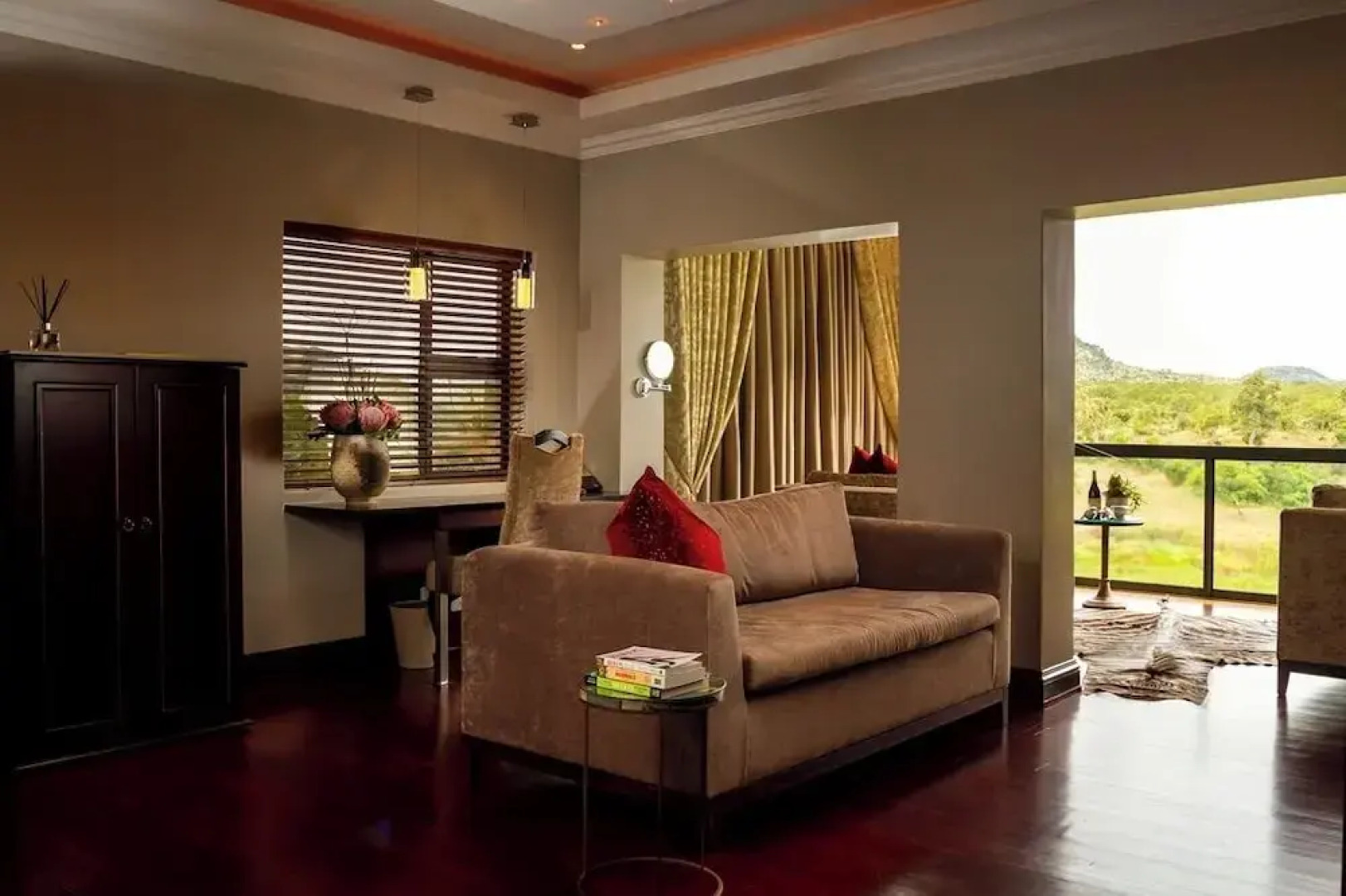 Royal Mukumbura Boutique Hotel