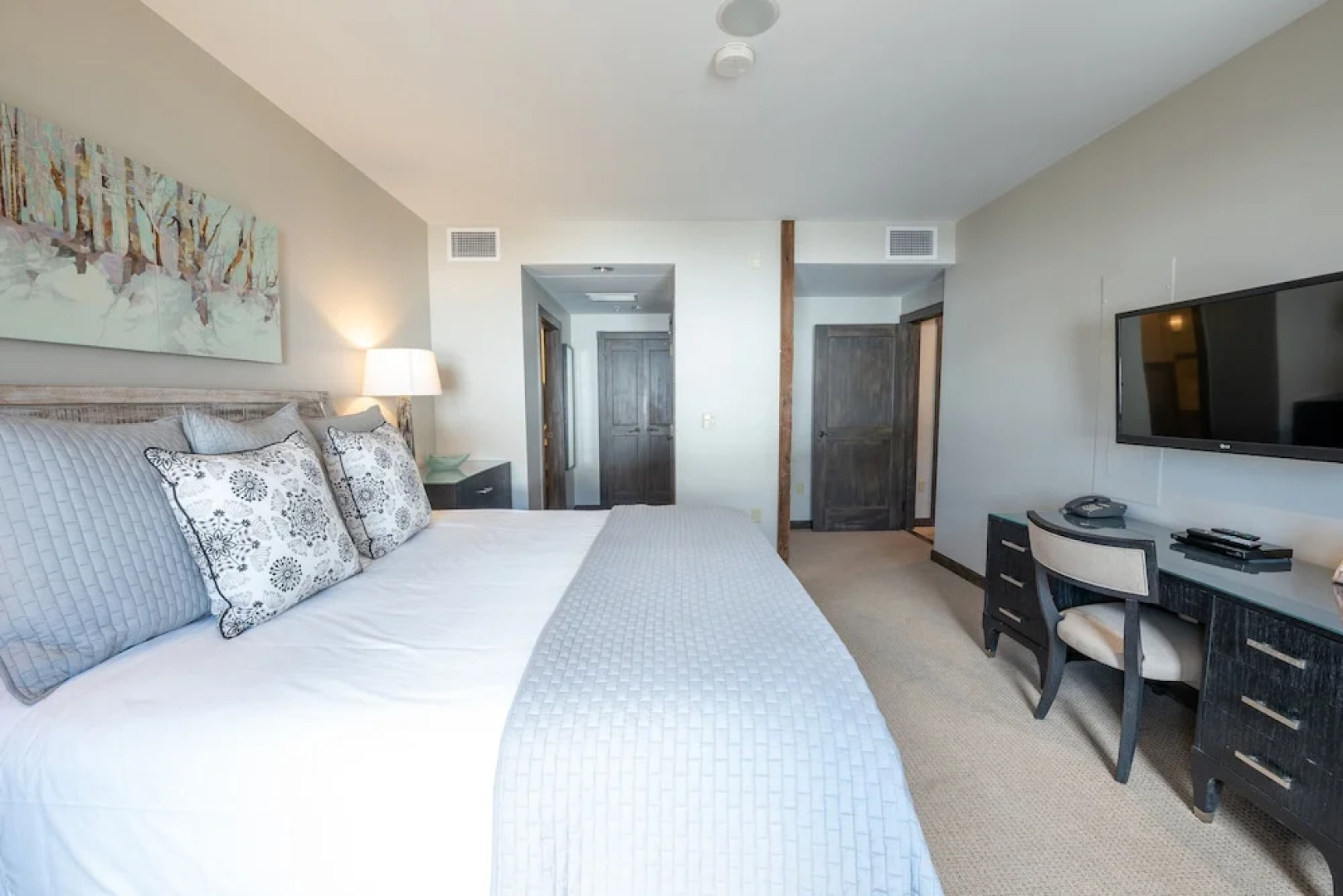 Three Bedroom Mountain Chic 6th Floor Penthouse with Amazing View 3 Condo - No Cleaning Fee! by RedAwning