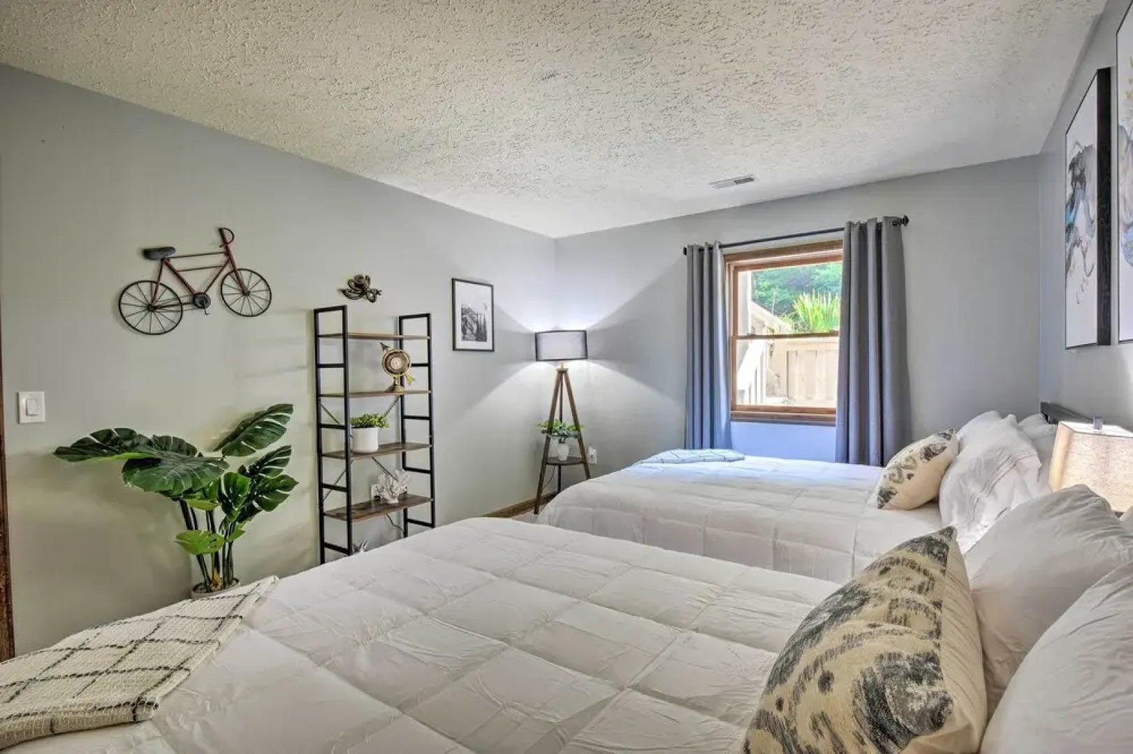 Stylish Sky Valley Condo With Club Amenities!