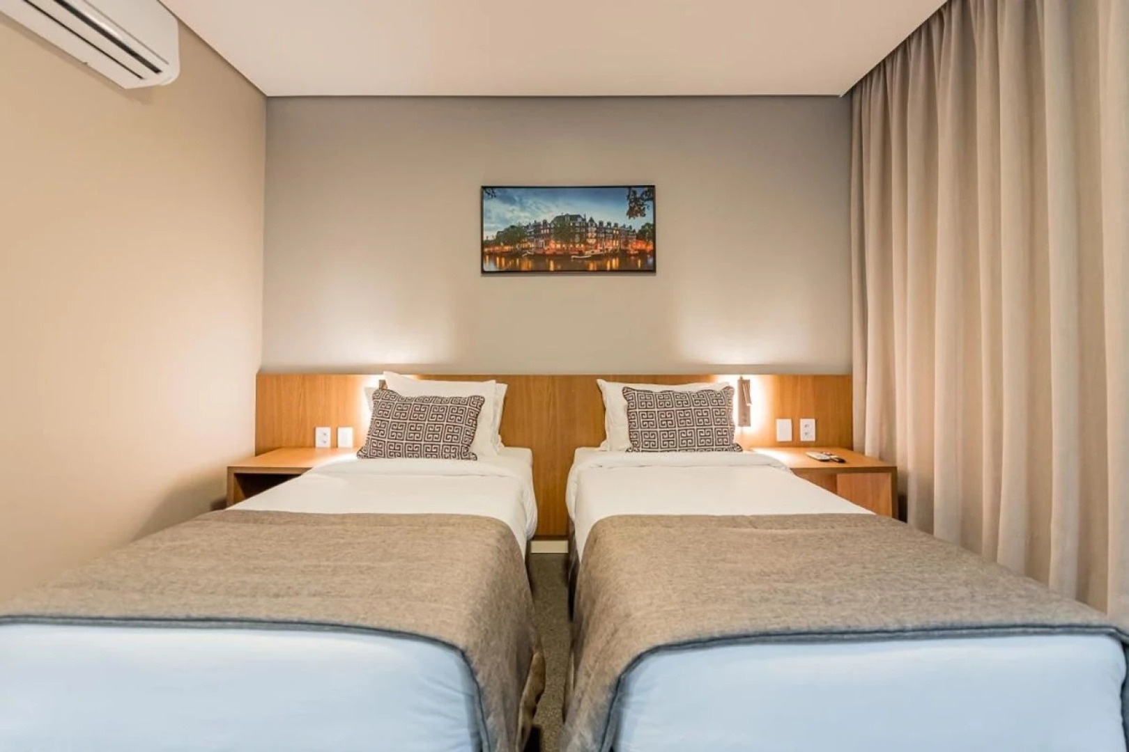 Royal Tulip Holambra