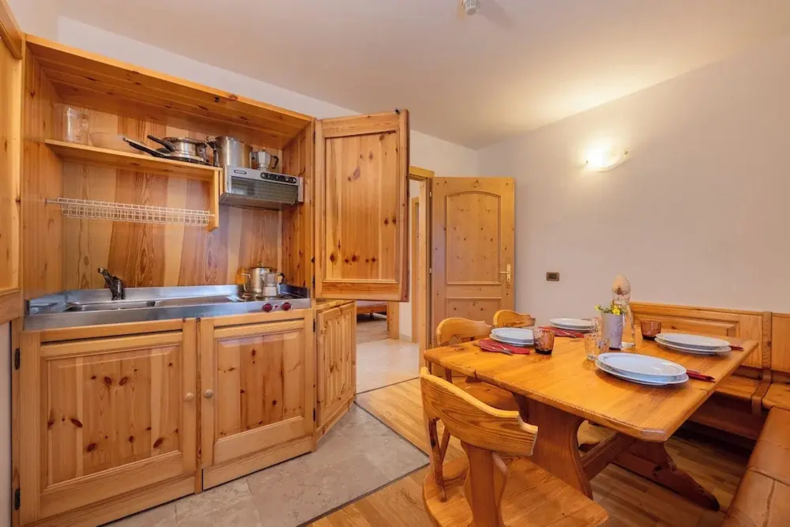 Hotel Vioz - Family Hotel & Apartments