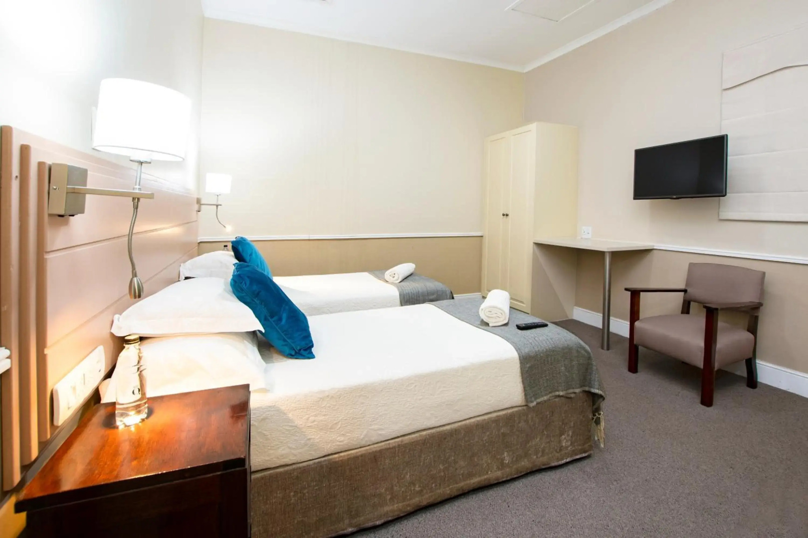 Queen’s Hotel by BON Hotels