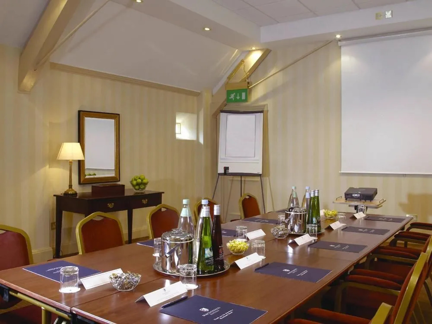 Mercure Farnham Bush Hotel