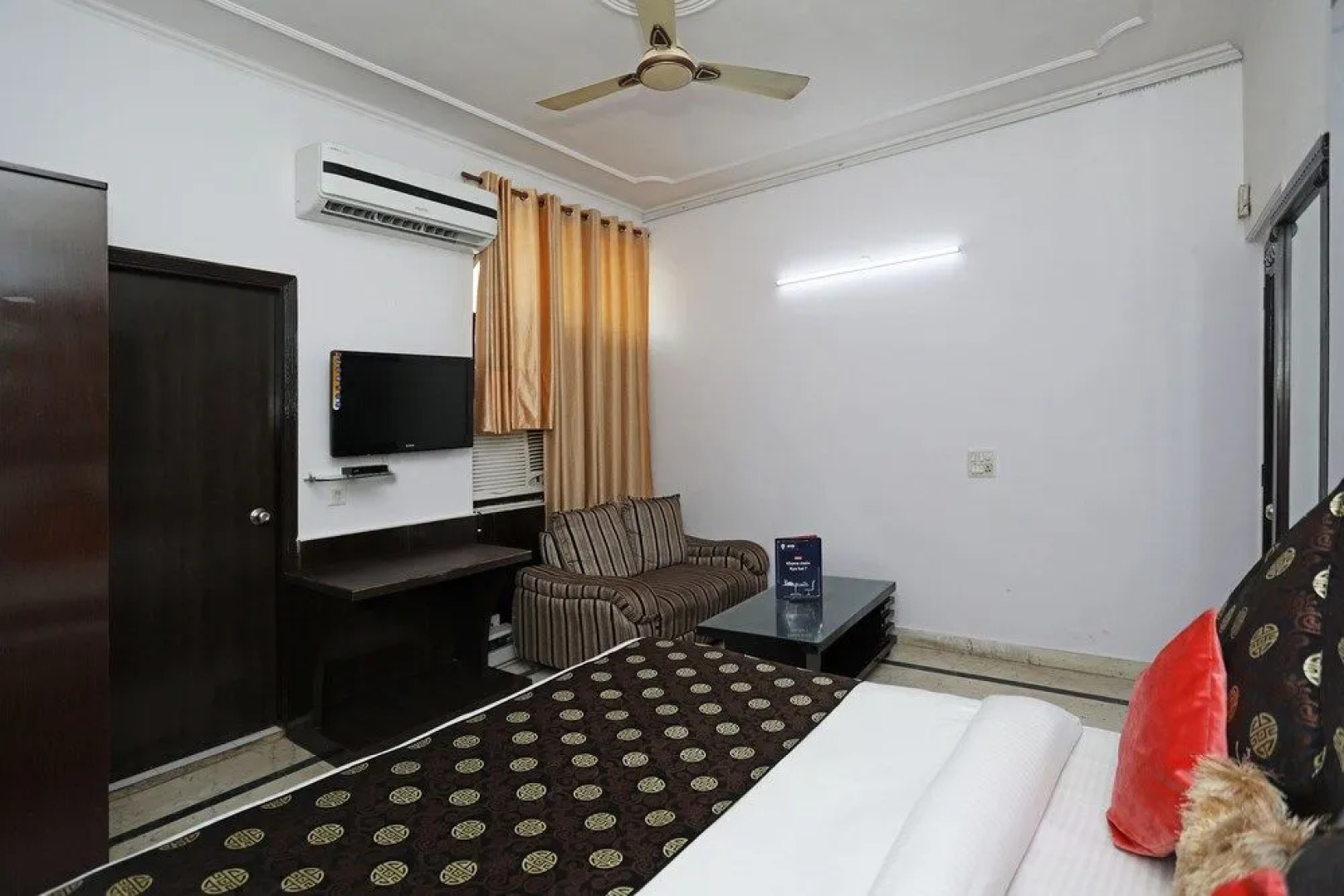 Oyo 532 Hotel Alpine Park