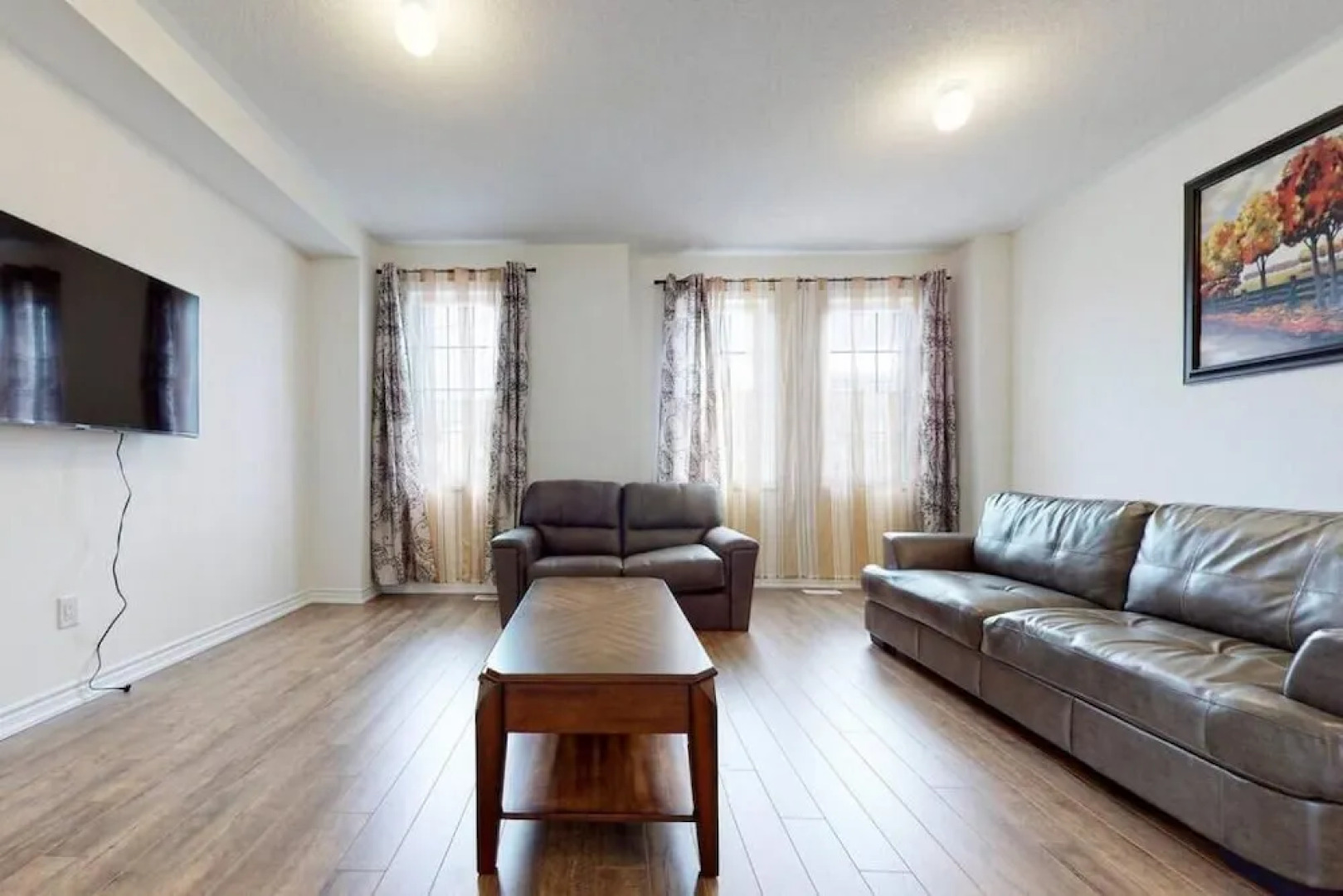 Elegant 3-bedroom House - Bowmanville