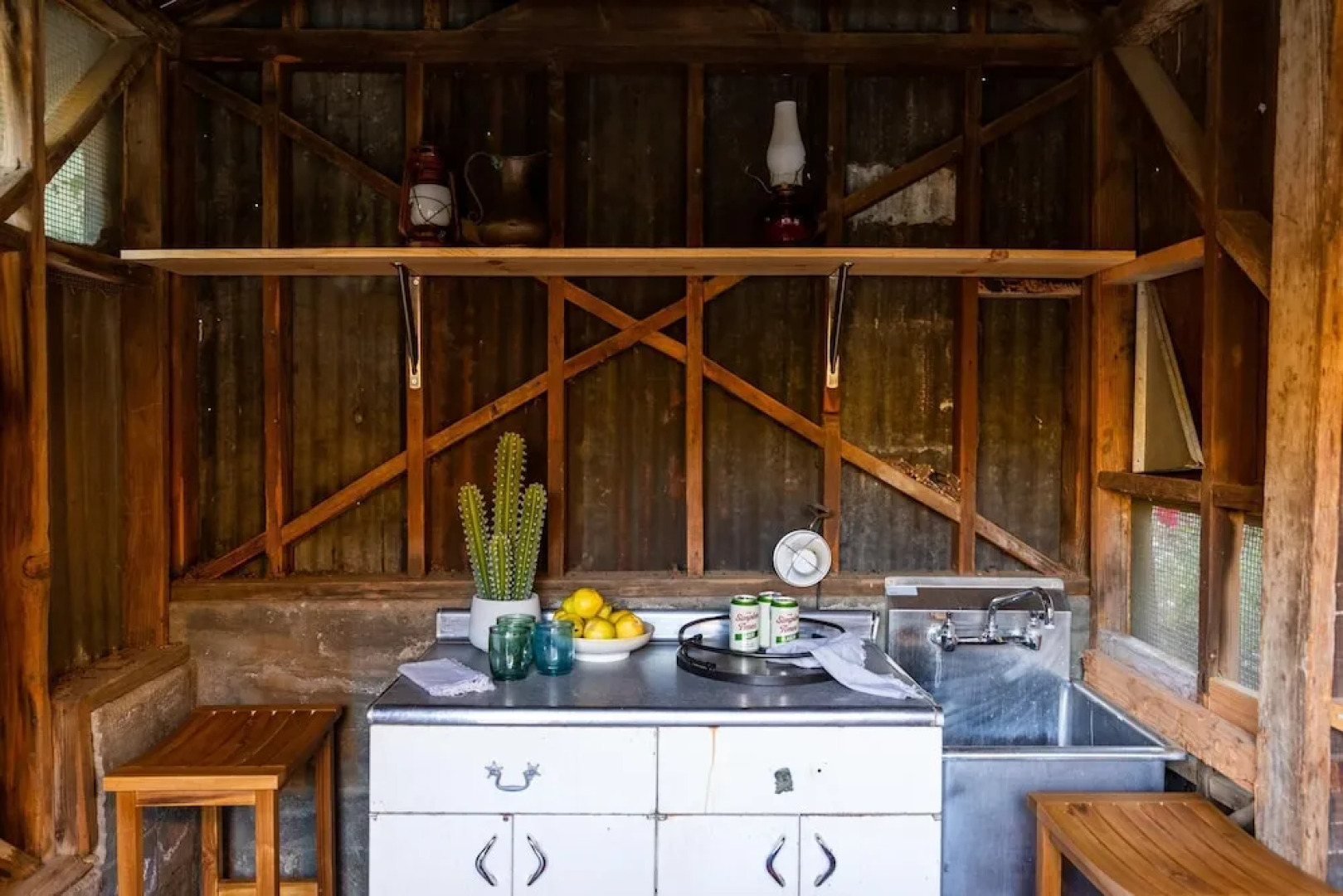 Emerson by AvantStay | Secluded Home - 125 Acres w/ Hiking, Hot Tub & Patio