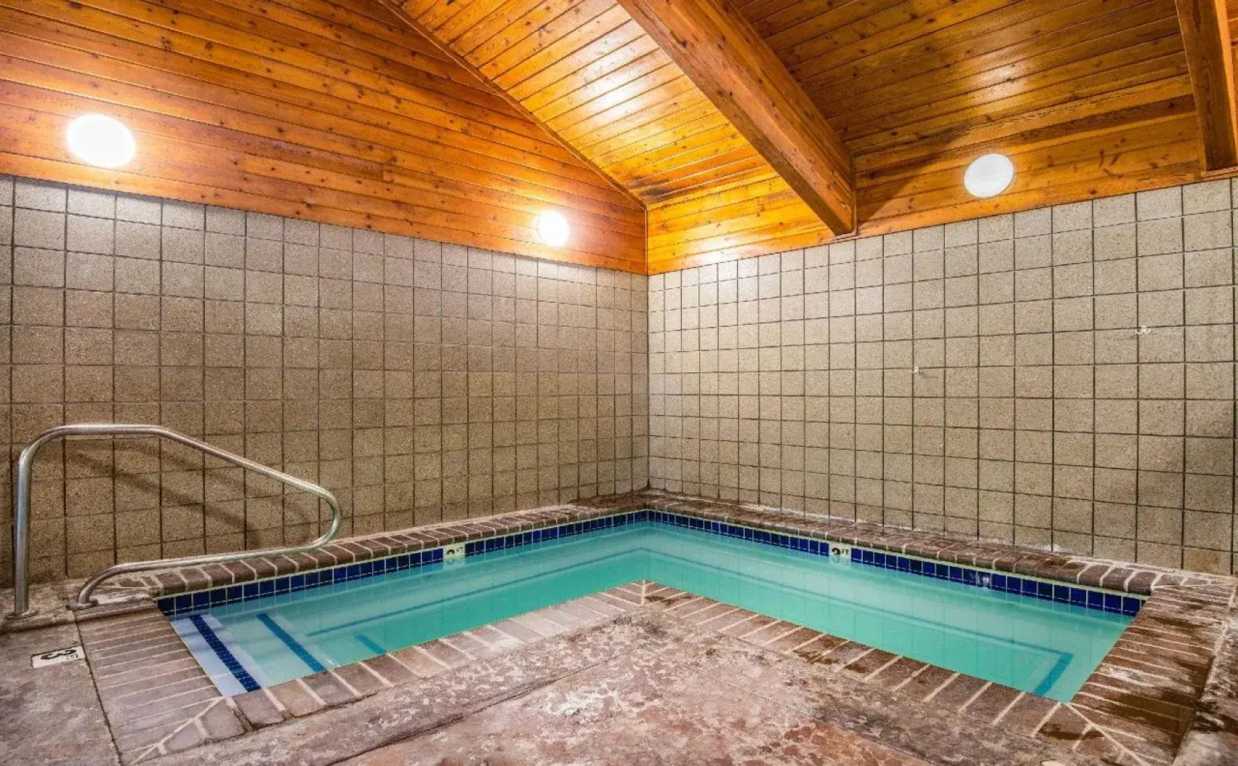 AmericInn Lodge and Suites