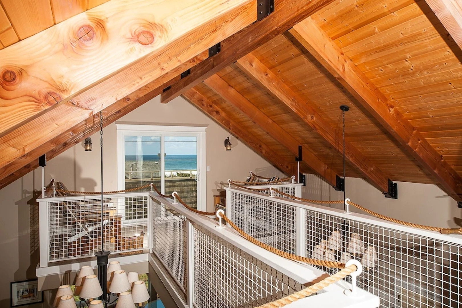 The Tides Inn in Lincoln City 4 Br home by RedAwning