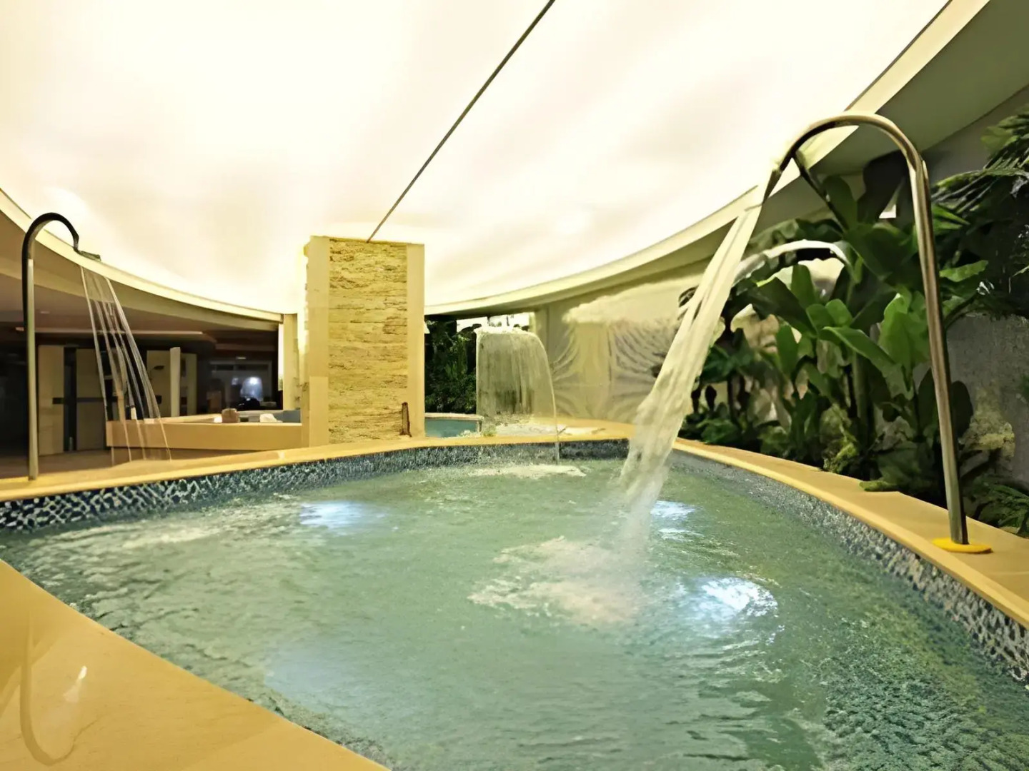 Hohhot Hai Liang Plaza Hotel