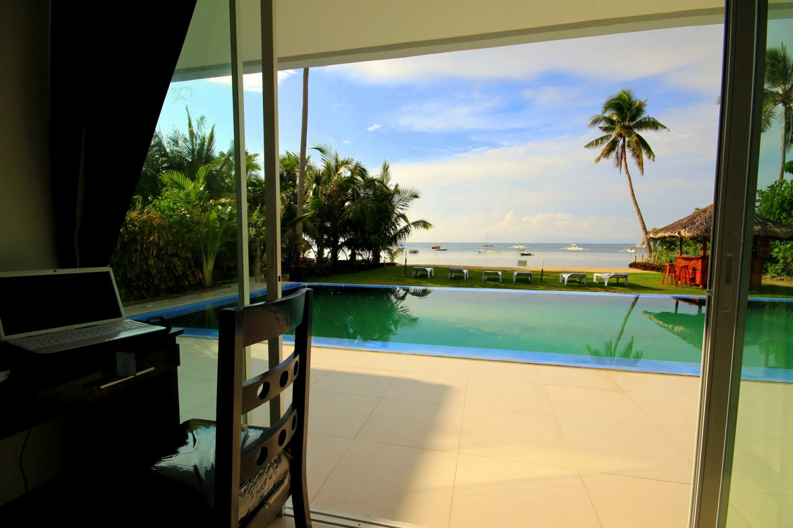 Bohol South Beach Hotel