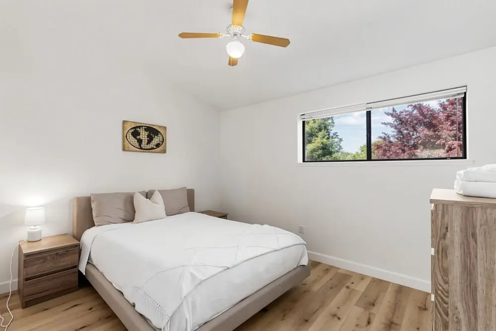 The Red House - Near Golf, Beaches & Communal Pool by Yosemite Region Resorts