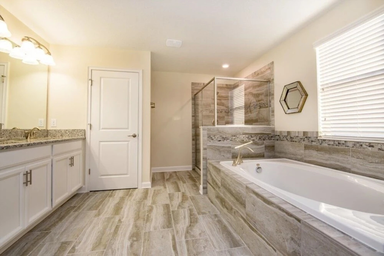 Amazing House! - Champions Gate - 1517MB