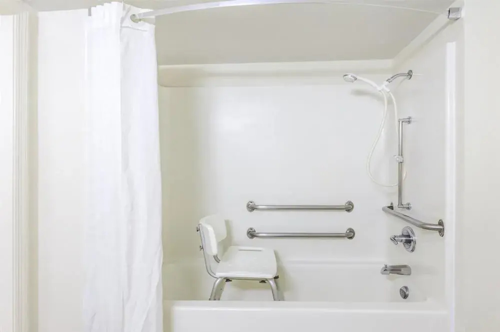 Super 8 by Wyndham Dandridge