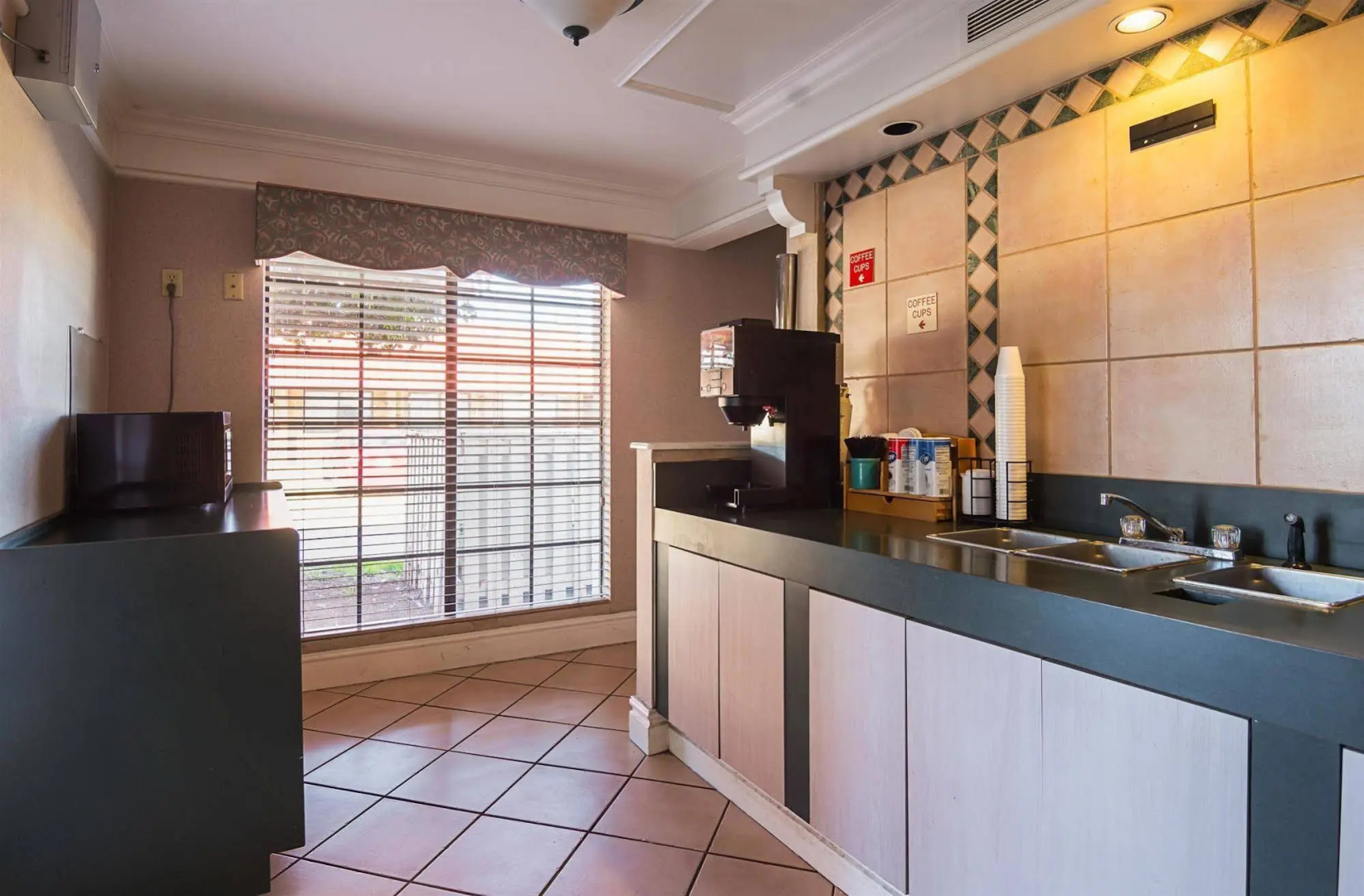 Baymont by Wyndham Tulsa Broken Arrow