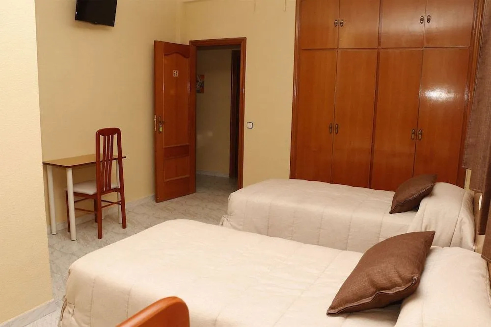 Hostal Restaurante Labrat