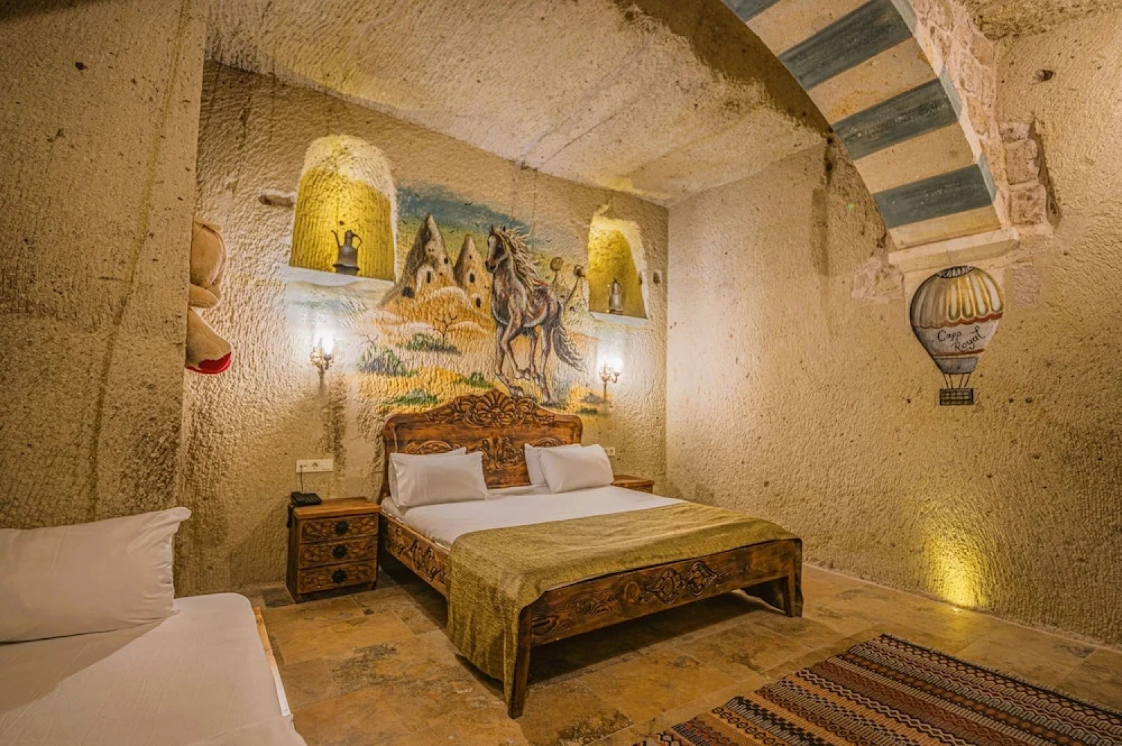 Capp Royal Cave Hotel