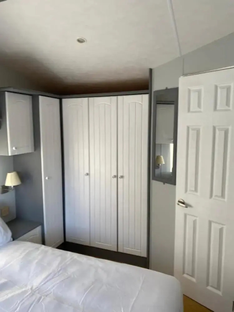 Immaculate 2-bed Static Caravan Near the Lake