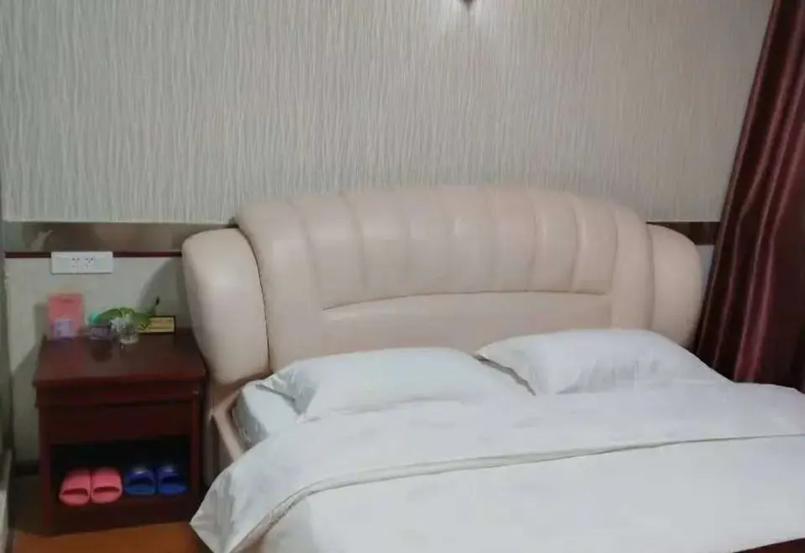 XinYuHaoHotel（formerlyOrientalPearlHotel）