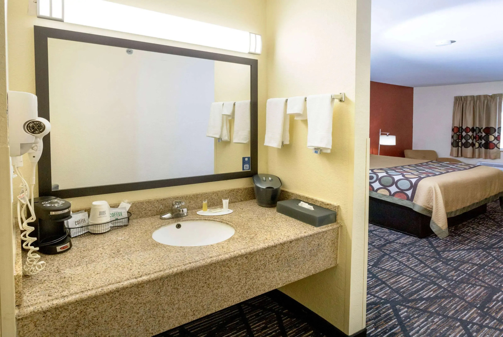 Super 8 by Wyndham Big Rapids